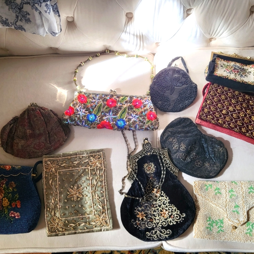 Set of 10 vintage handbags